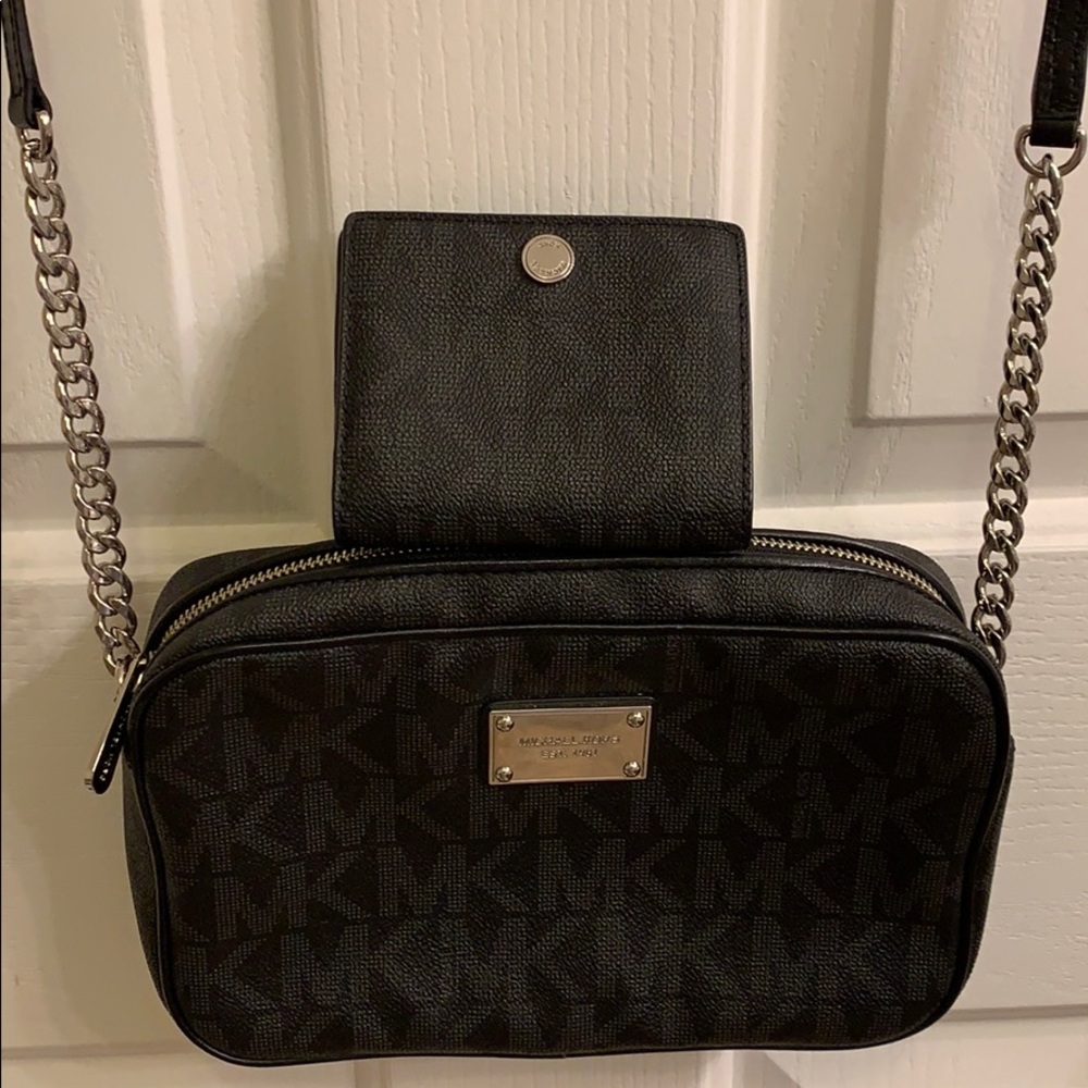 Authentic EUC Michael Kors Crossbody & Wallet Set